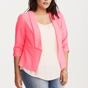 NWT Torrid 2X Pink Crepe Ruched Sleeve Blazer